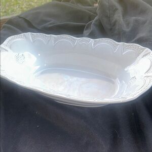 Vietri Incanto Elegant White Ceramic Serving Bowl new